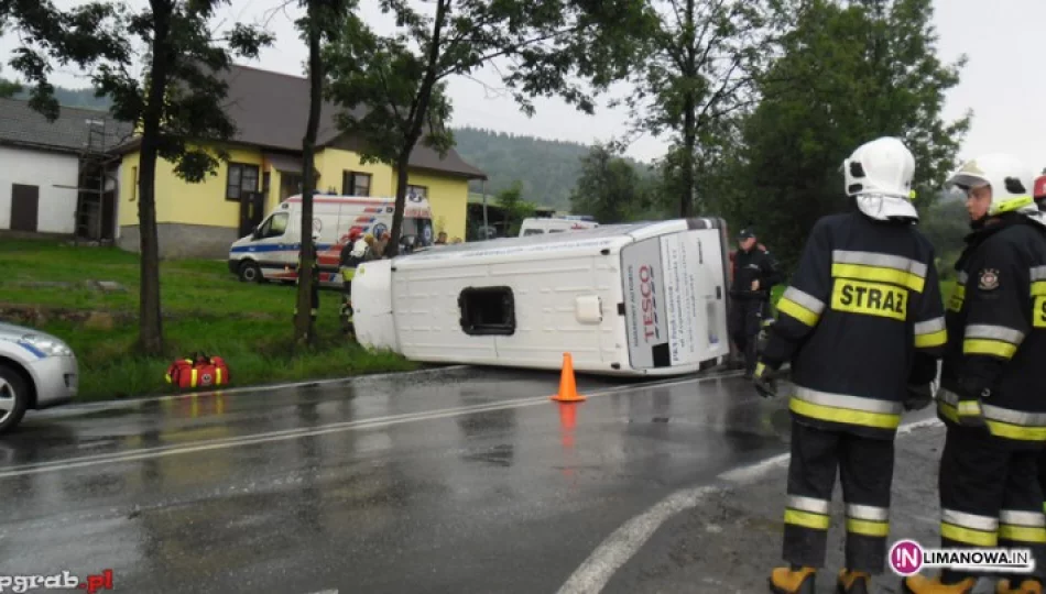 Bus na boku - poszkodowana kobieta w ciąży - zdjęcie 1