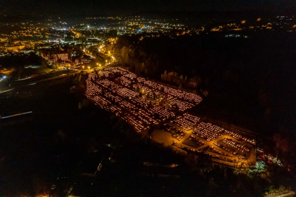 Limanowa z perspektywy nieba: znicze i zaduma Dnia Wszystkich Świętych - zdjęcie 17