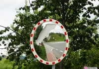 Nagminnie niszczą lustra - zdjęcie główne