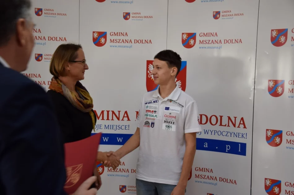 Miłosz Malarz wyróżniony za osiągnięcia w skokach narciarskich - zdjęcie 2