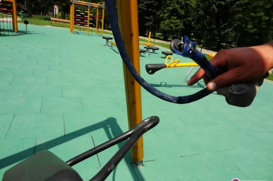 'Bezpieczny' plac zabaw - zdjęcie 2