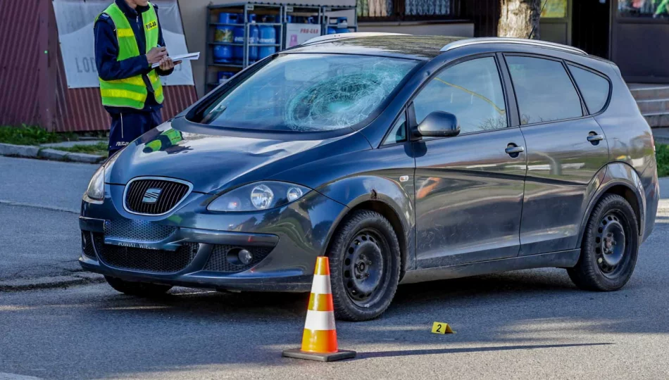 Potrącenie na przejściu, 74-latek trafił do szpitala - zdjęcie 1