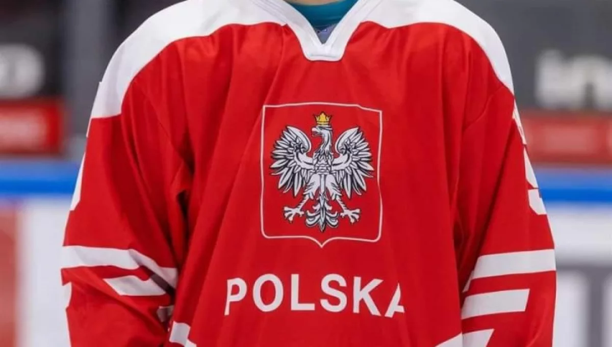 Reprezentant Polski w hokeju na lodzie piłkarskim sędzią