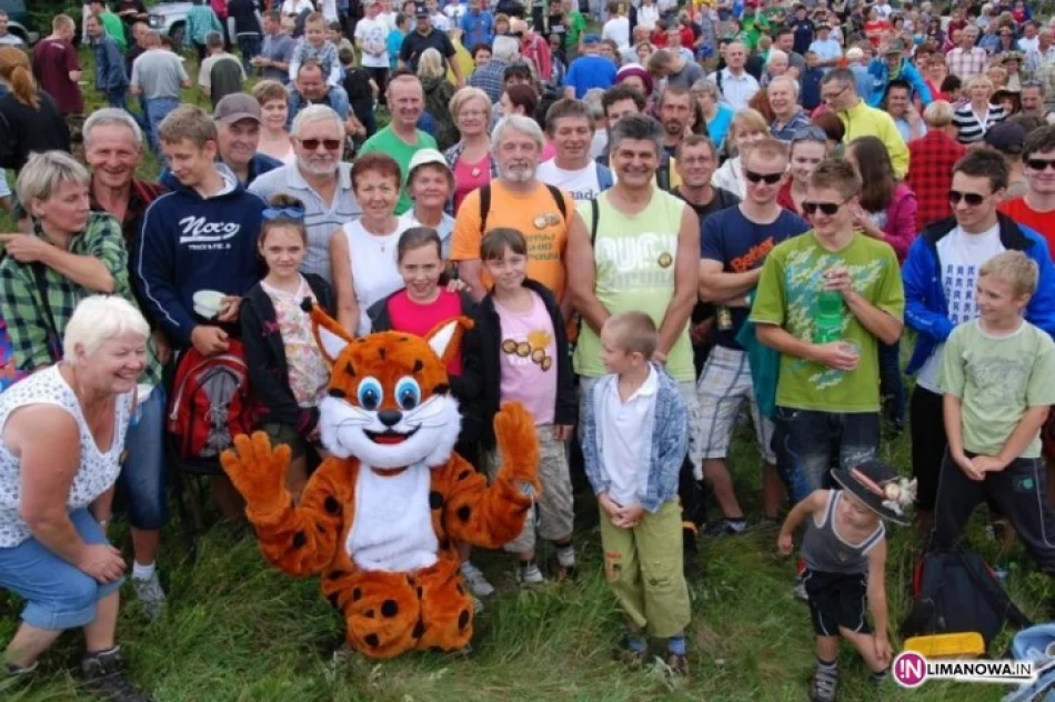 800 turystów na szczycie Jasienia - zdjęcie 2