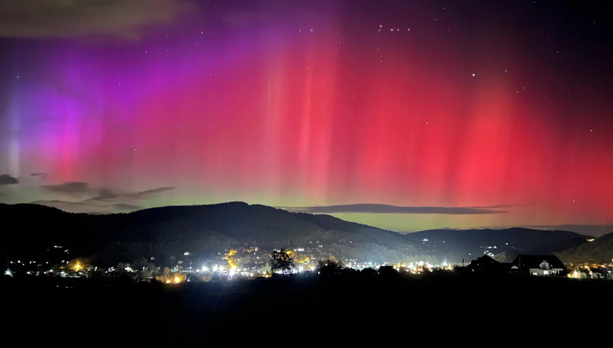 Zorza polarna nad Tymbarkiem w 2024 r.