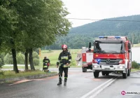 Olej rozlany na kilkuset metrach drogi - zdjęcie główne