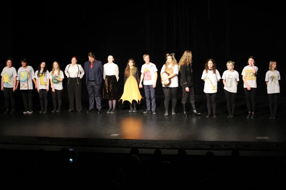 "Młynek do kawy" - udana premiera Teatru "Co się stało?" - zdjęcie 10