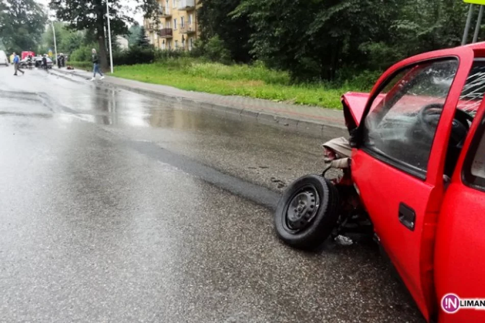 Zderzenie opla i peugeota - zdjęcie 3