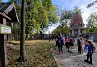 Uczniowie SP nr 3 odwiedzili limanowskie cmentarze - zdjęcie główne