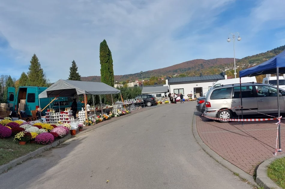 Uczniowie SP nr 3 odwiedzili limanowskie cmentarze - zdjęcie 5