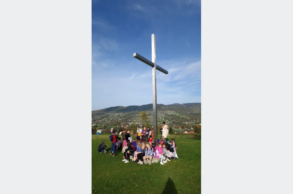 Uczniowie SP nr 3 odwiedzili limanowskie cmentarze - zdjęcie 6