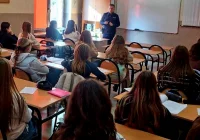 Policja edukuje limanowskich uczniów o zagrożeniach w sieci - zdjęcie główne
