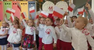 Święto Niepodległości w Miejskim Żłobku - zdjęcie 2