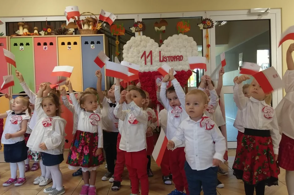 Święto Niepodległości w Miejskim Żłobku - zdjęcie 4