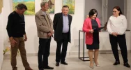 W Miejskiej Galerii Sztuki otwarto wystawę „Pędzlem, Dłutem, Sercem” towarzyszącą tegorocznemu 49. Festiwalowi „Limanowska Słaza” - zdjęcie 3