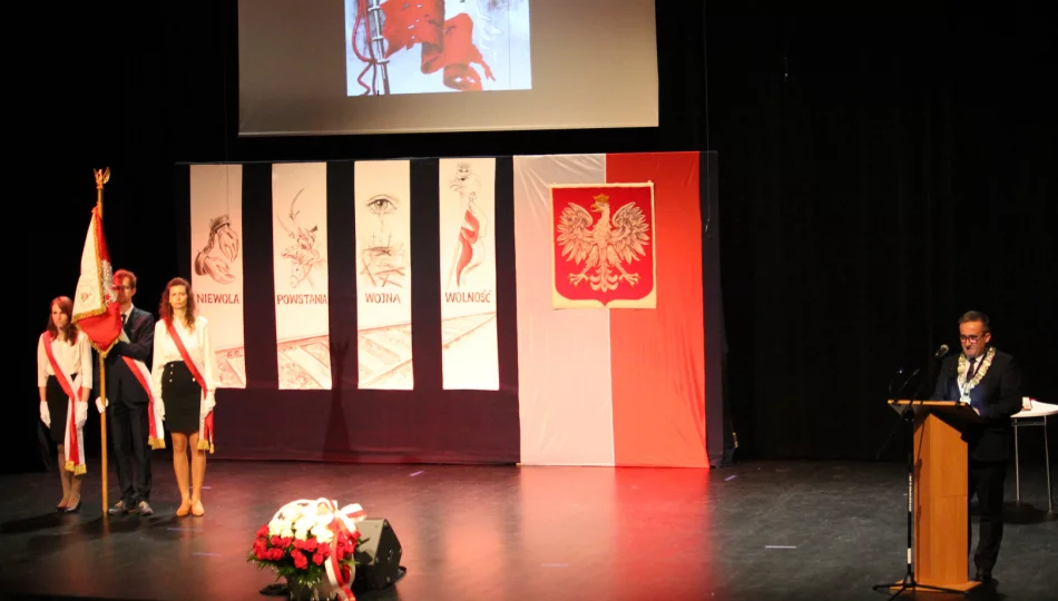 Uroczysta sesja Rady Miasta Limanowa z okazji Święta Niepodległości - zdjęcie 1