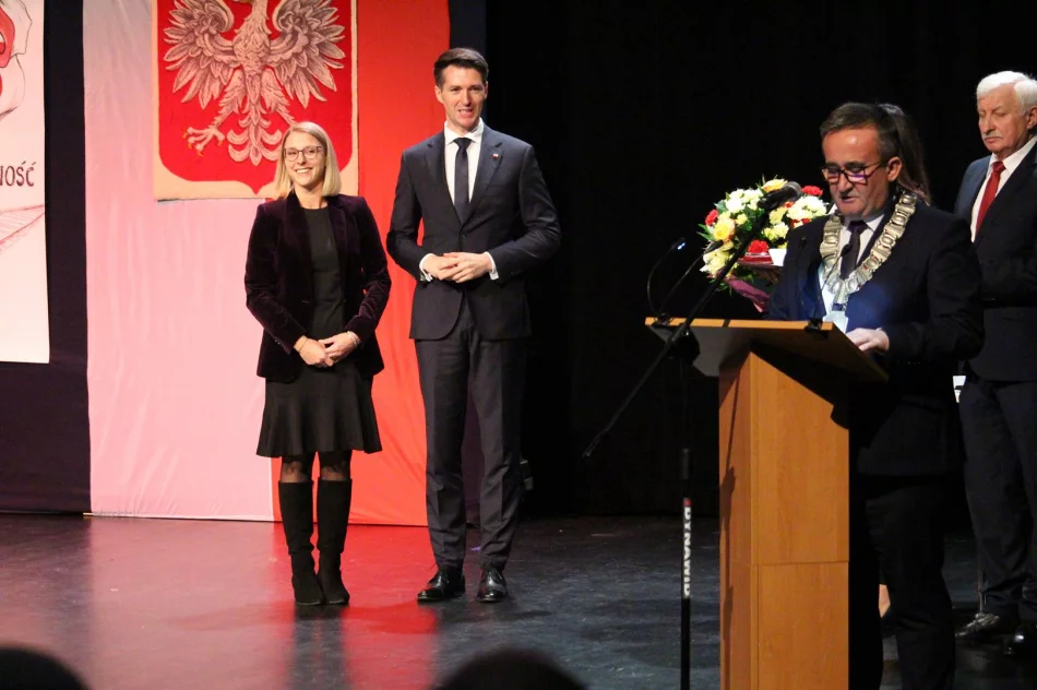 Uroczysta sesja Rady Miasta Limanowa z okazji Święta Niepodległości - zdjęcie 7