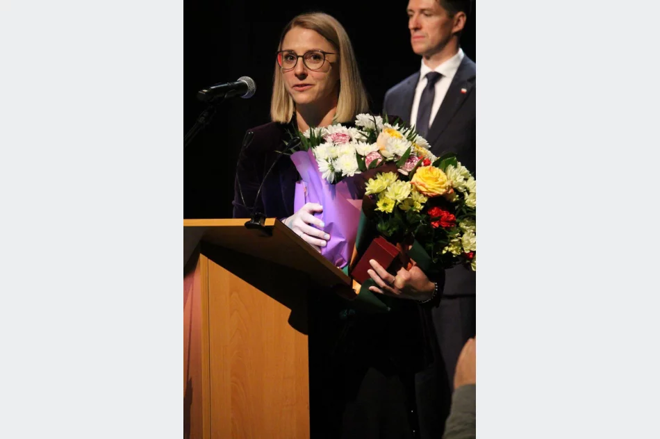 Uroczysta sesja i odznaczenia dla Urszuli Kicińskiej oraz Aleksandra Majerskiego - zdjęcie 4