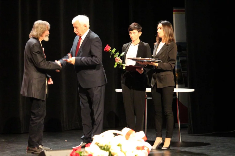 Uroczysta sesja i odznaczenia dla Urszuli Kicińskiej oraz Aleksandra Majerskiego - zdjęcie 5