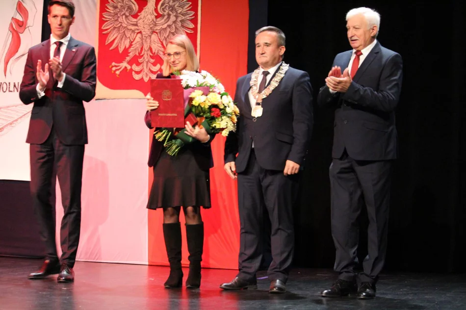 Uroczysta sesja i odznaczenia dla Urszuli Kicińskiej oraz Aleksandra Majerskiego - zdjęcie 12