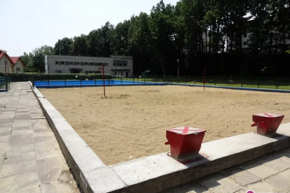 Są wakacje i jest upał, a basen zamknięty - zdjęcie 2