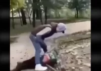 Zarzuty dla 17-latka za pobicie i poniżenie 12-latka - zdjęcie główne