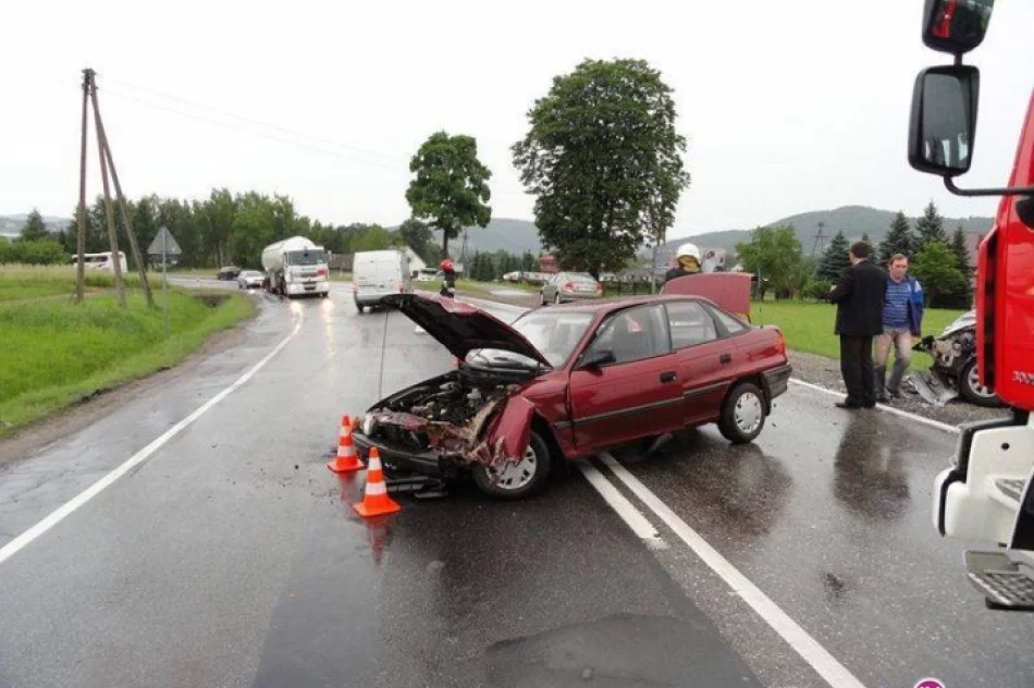 Zderzenie trzech samochodów - zdjęcie 2