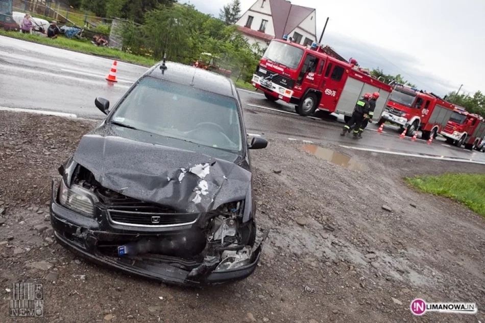 Najechała na tył poprzedzającego pojazdu - zdjęcie 3