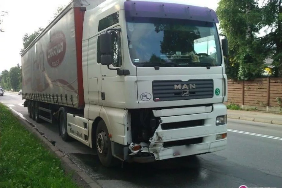 Ciężarówka uderzyła w opla - zdjęcie 2