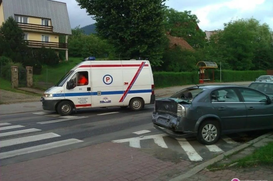 Ciężarówka uderzyła w opla - zdjęcie 3