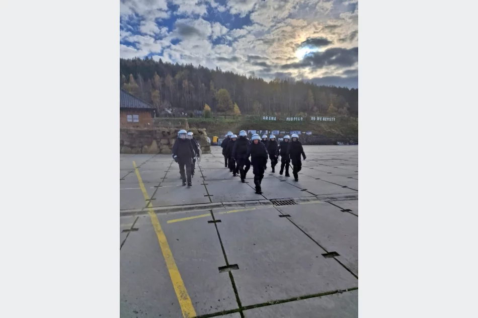 Policyjne ćwiczenia na wypadek demonstracji, imprez i zamieszek - zdjęcie 2