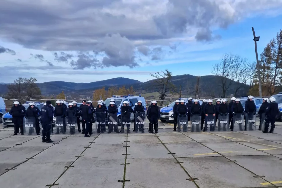 Policyjne ćwiczenia na wypadek demonstracji, imprez i zamieszek - zdjęcie 3