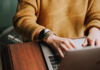 Szef PIP: za pracę w sobotę we Wszystkich Świętych należy się dodatkowy dzień wolny - zdjęcie główne