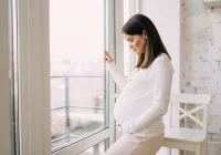 Ubrania dla kobiet w ciąży – w co warto się wyposażyć? - zdjęcie główne