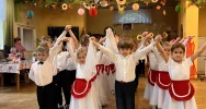 Przedszkolaki z Miejskiego Przedszkola nr 1 z wizytą u Seniorów - zdjęcie 5