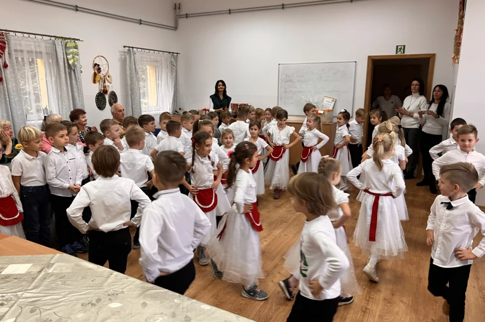 Przedszkolaki z Miejskiego Przedszkola nr 1 z wizytą u Seniorów - zdjęcie 6