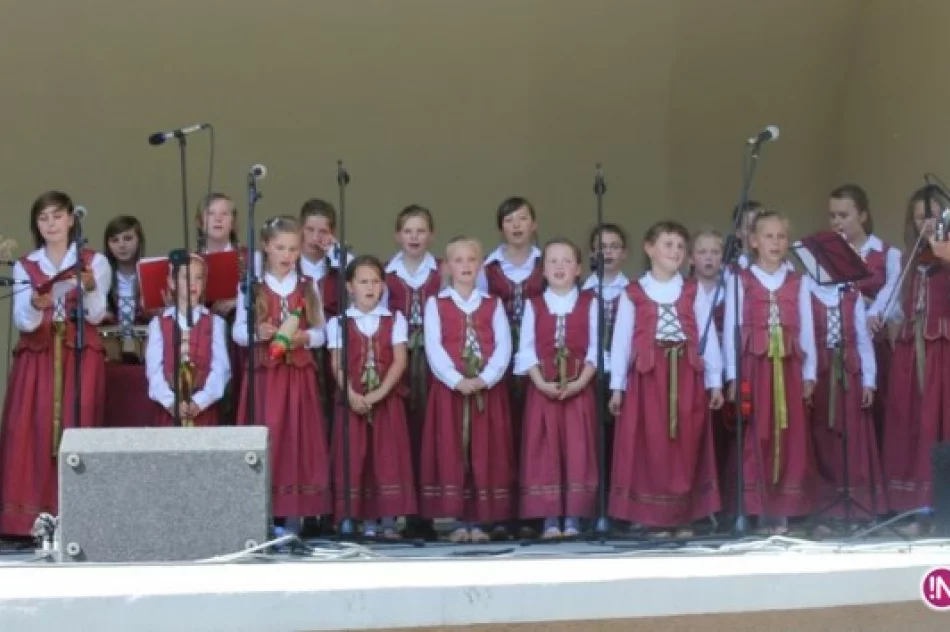 Jedność występowała w Chełmku - zdjęcie 2