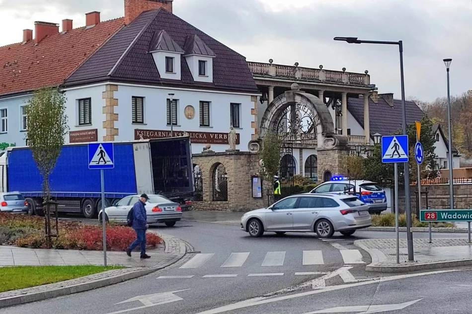 Rozładunek blokował ruch bez wiedzy GDDKiA - zdjęcie 7