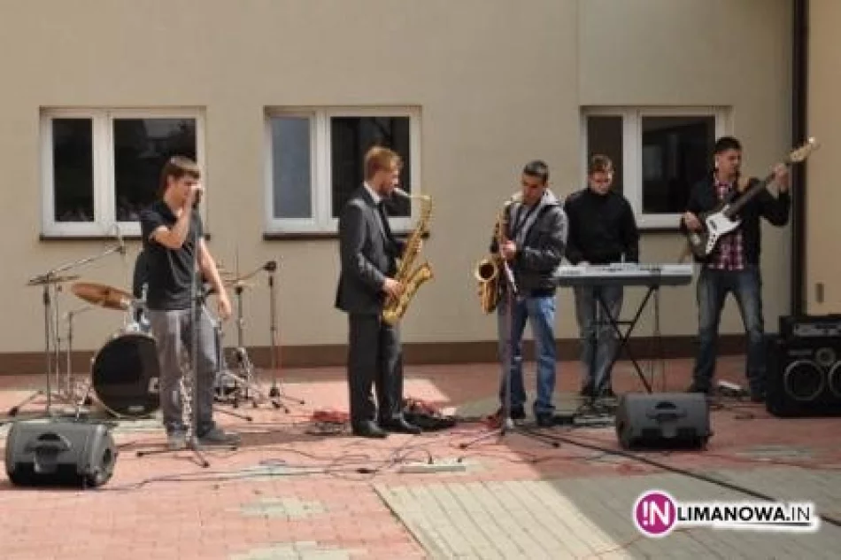 Zabawa, odznaczenia i puchar - zdjęcie 2