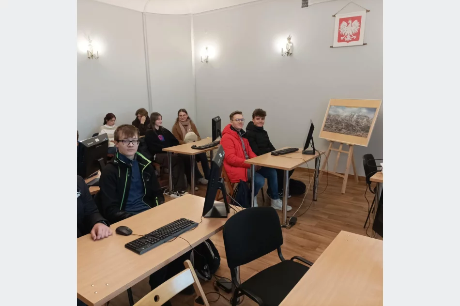 Uczniowie w IPN - zdjęcie 8