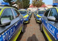 Nowe oznakowanie radiowozów - zobacz zdjęcia - zdjęcie główne
