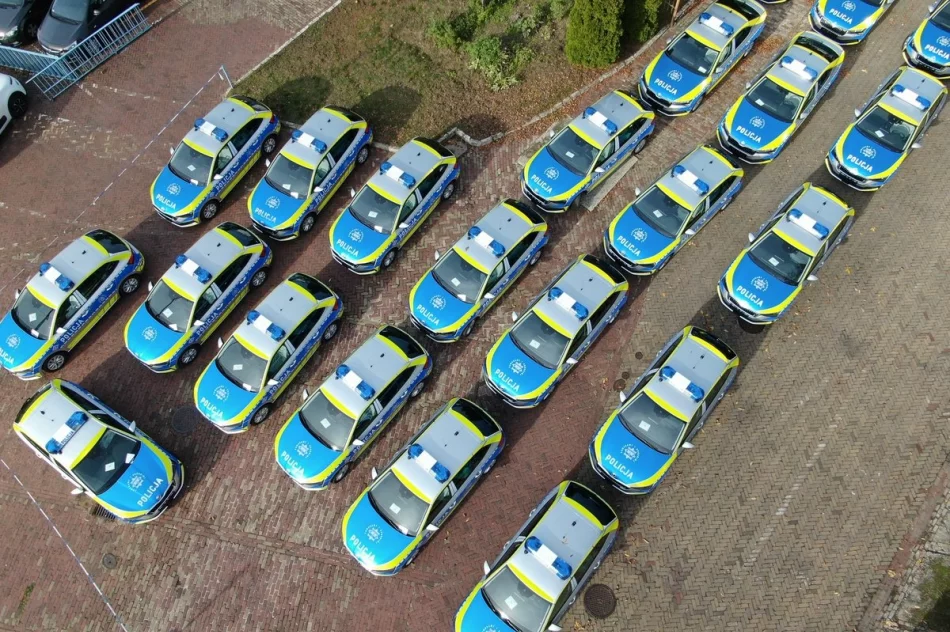 Nowe oznakowanie radiowozów - zobacz zdjęcia - zdjęcie 4