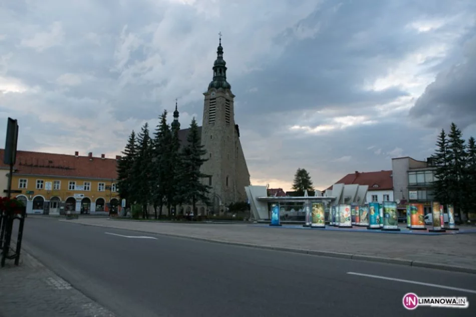 Puste ulice - mieszkańcy przed tv - zdjęcie 3