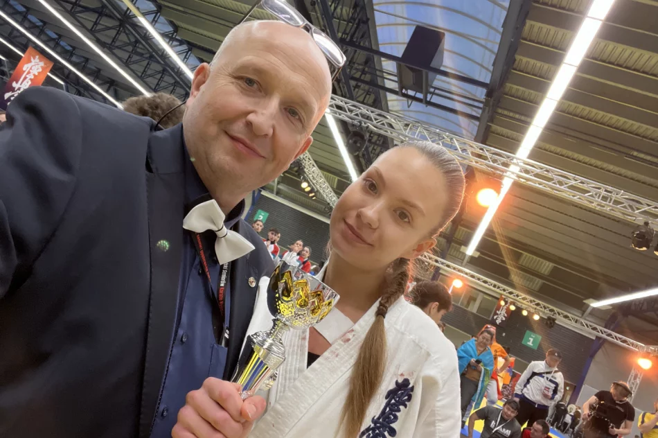 Zawodniczka ARS Klub Kyokushinkai – Limanowa Nikola Kądziołka brązową medalistką Mistrzostw Świata Karate Kyokushin - zdjęcie 9