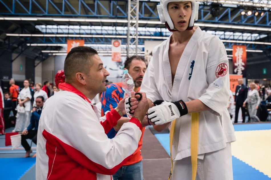 Zawodniczka ARS Klub Kyokushinkai – Limanowa Nikola Kądziołka brązową medalistką Mistrzostw Świata Karate Kyokushin - zdjęcie 12