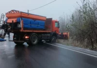 Część dróg zablokowana - lodowisko. Problemy nawet piaskarki - zdjęcie główne