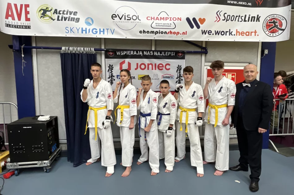 Zawodniczka ARS Klub Kyokushinkai – Limanowa, Nikola Kądziołka brązową medalistką Mistrzostw Świata Karate Kyokushin.   - zdjęcie 10
