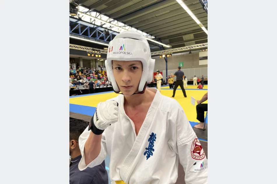 Zawodniczka ARS Klub Kyokushinkai – Limanowa, Nikola Kądziołka brązową medalistką Mistrzostw Świata Karate Kyokushin.   - zdjęcie 15