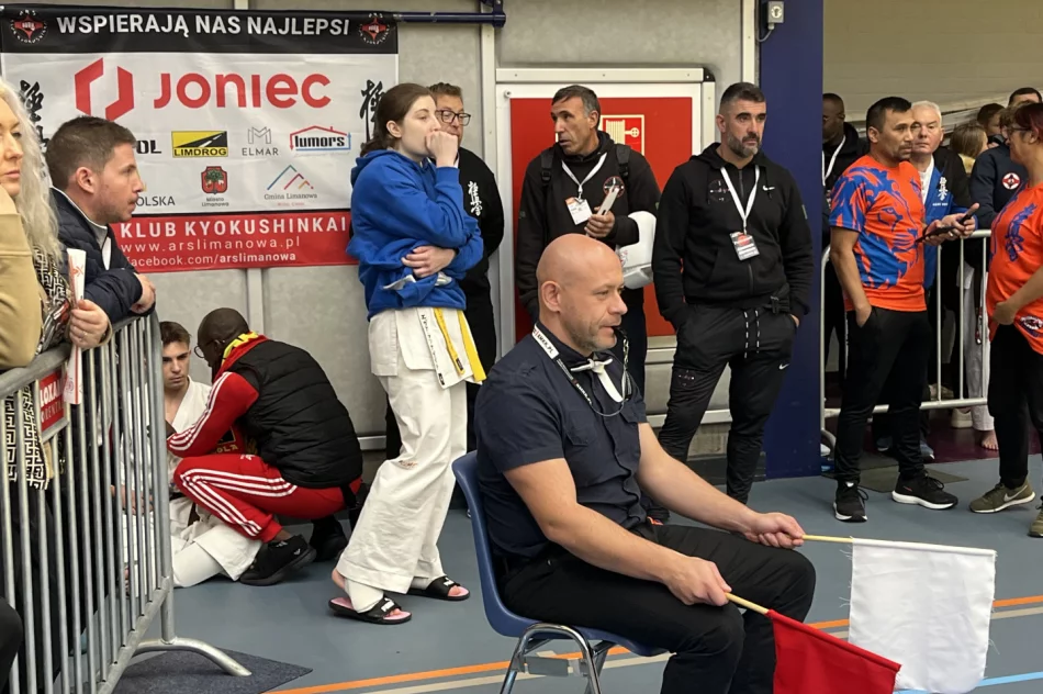 Zawodniczka ARS Klub Kyokushinkai – Limanowa, Nikola Kądziołka brązową medalistką Mistrzostw Świata Karate Kyokushin.   - zdjęcie 18