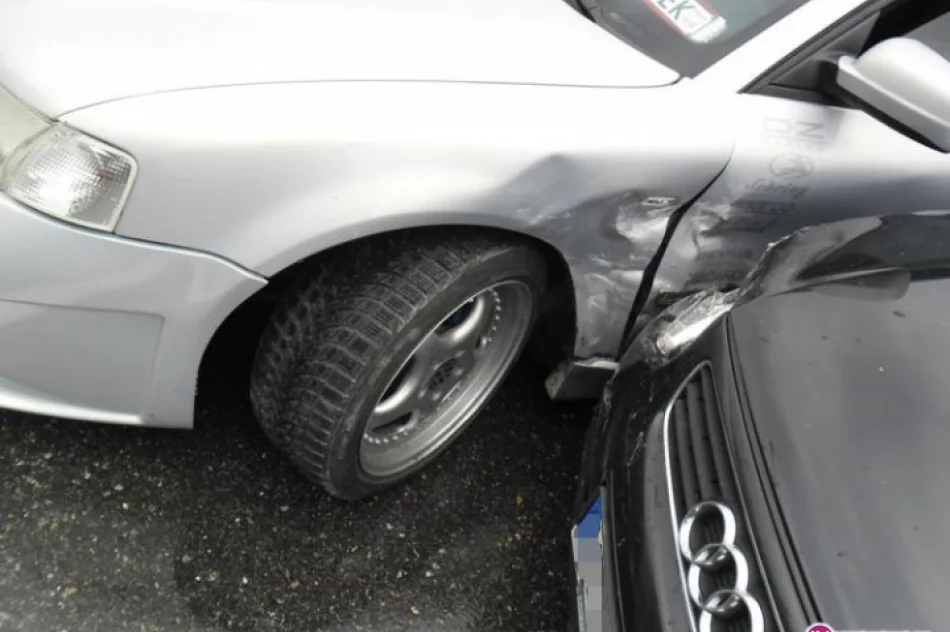 Kolizja na skrzyżowaniu - zdjęcie 2